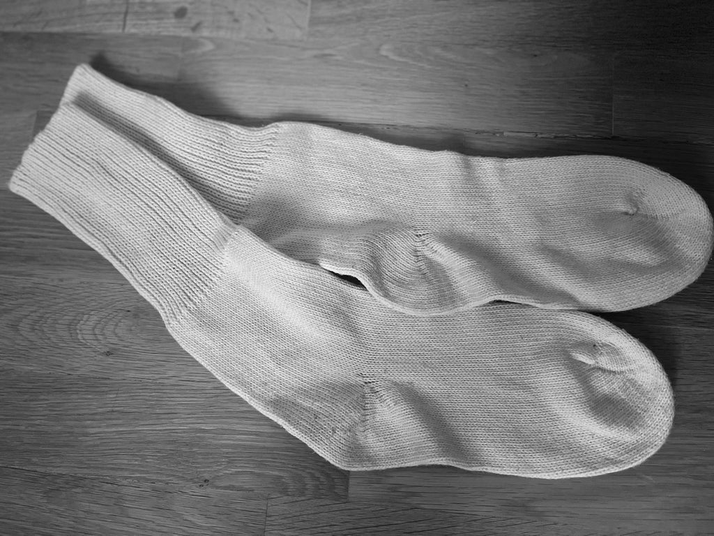 Doamna cu șosete de lână