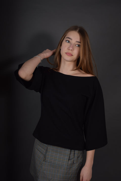 Bluză decoltată cu mâneci 3/4, ample