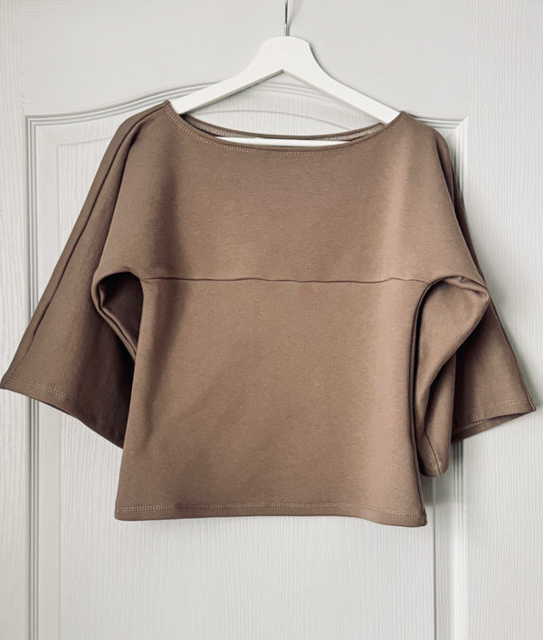 Bluză decoltată cu mâneci 3/4, ample