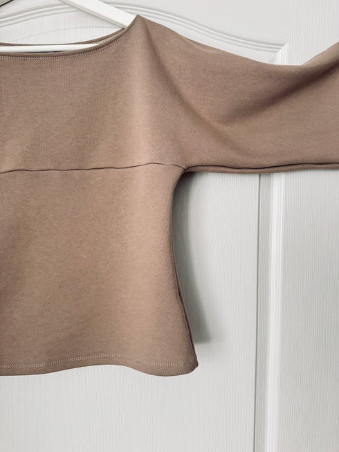 Bluză decoltată cu mâneci 3/4, ample