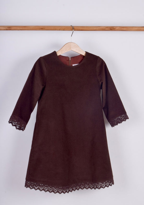 Rochiță cu mâneci 3/4 și borduri dantelate