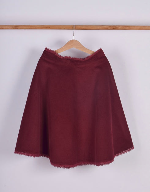 Fustă semi-cloche cu dantelă