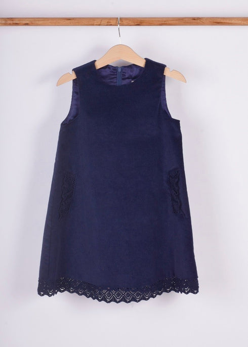 Sarafan cu buzunare de dantelă